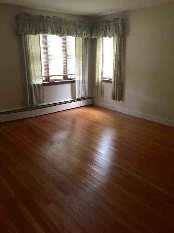 164 Ridge St - Photo 3 of 7