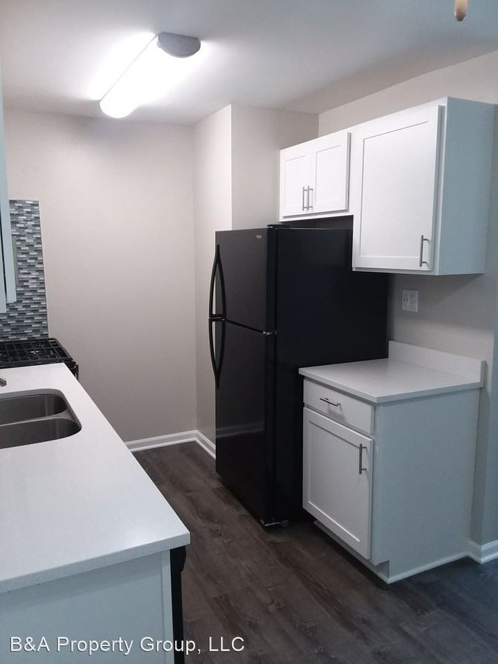 985 Grand Canyon Parkway - Photo 3 of 13