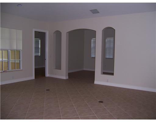 323 Chambord Terracee - Photo 3 of 4