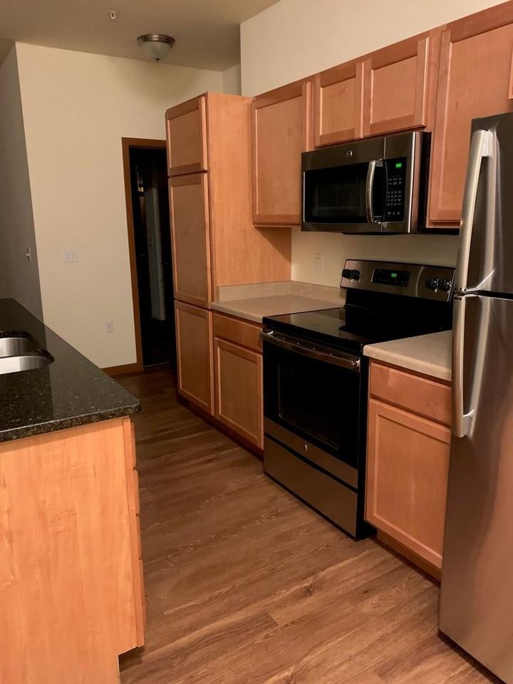 3061 Pleasant St - Photo 3 of 19