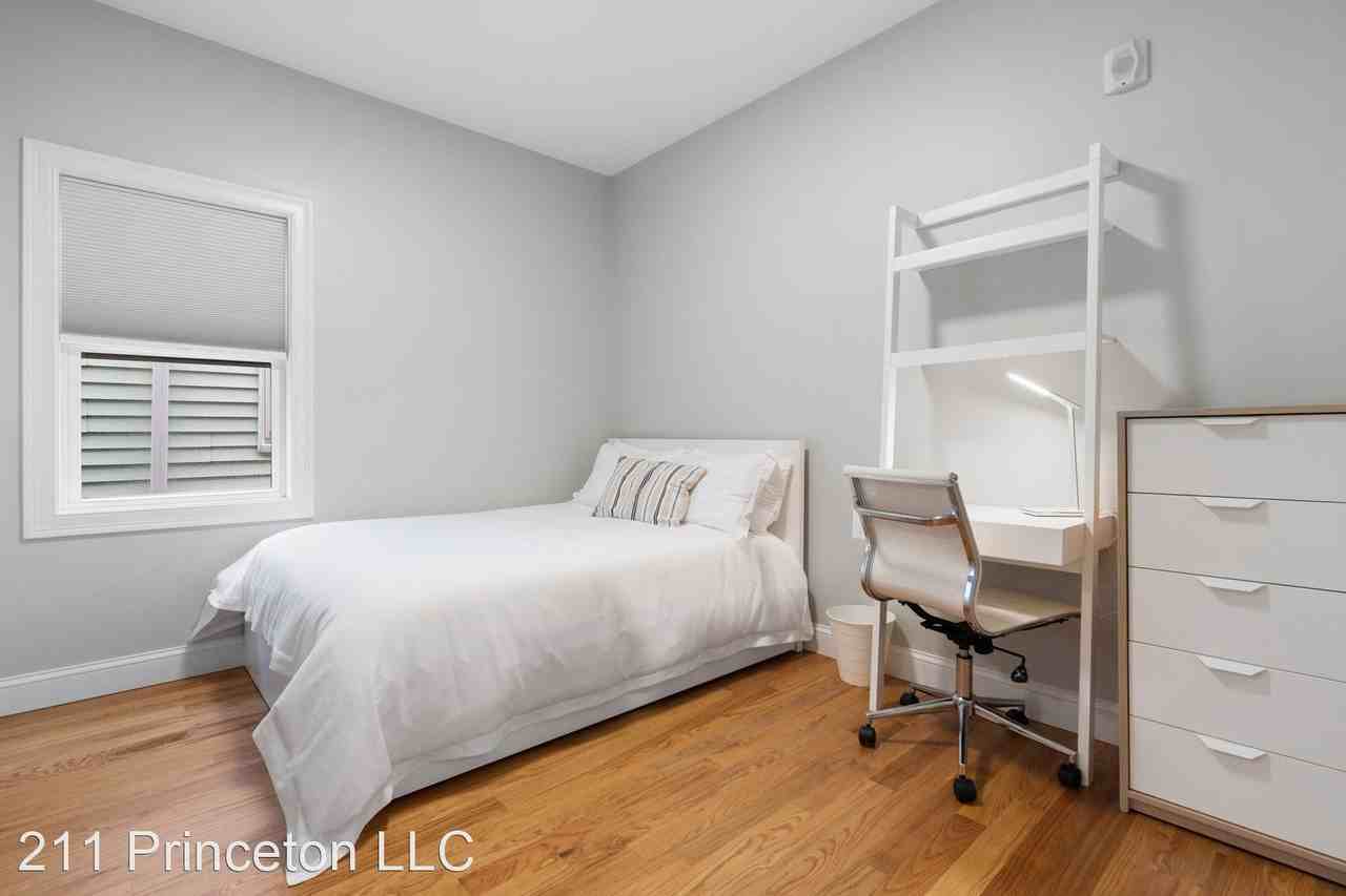 211 Princeton Street - Photo 2 of 17