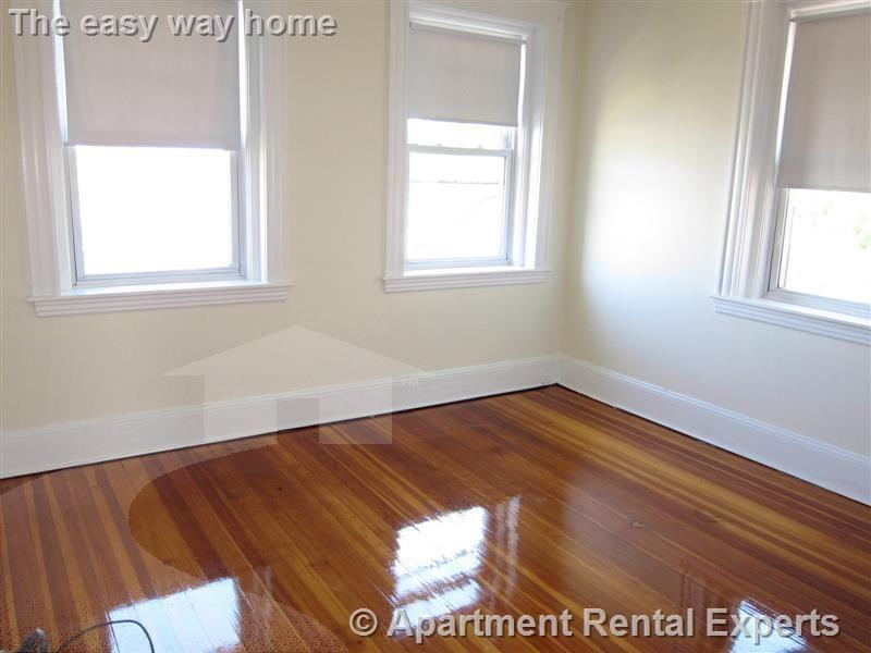 157 Summer St #2R - Photo 4 of 4