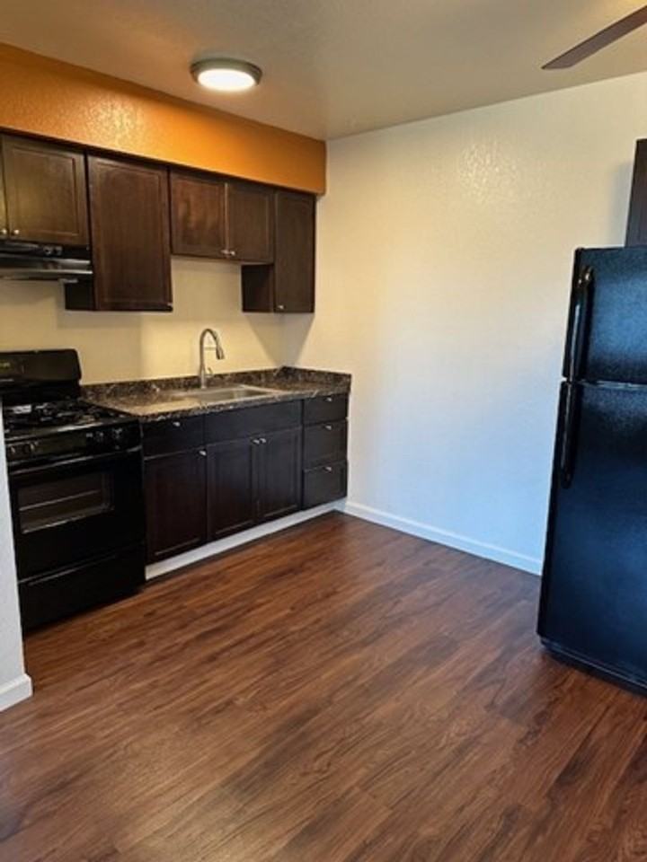 450 - Harbor Breeze - Photo 4 of 9