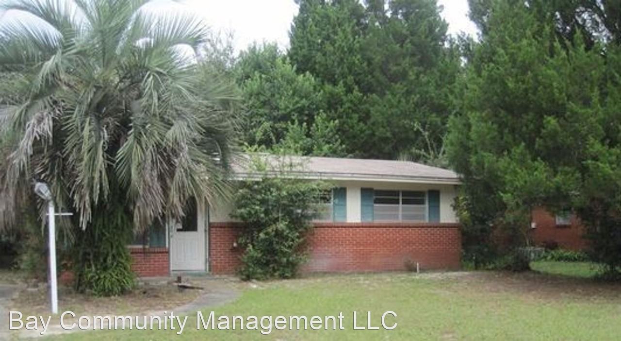202 Spencer Dr - Photo 2 of 3