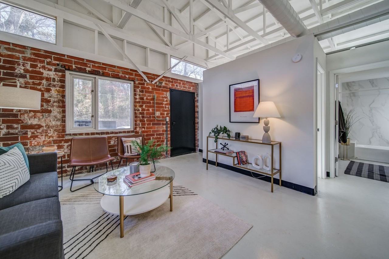 15 Burbank - Photo 3 of 38