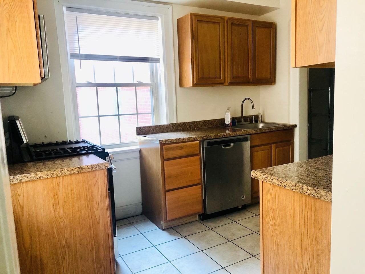 1350 ACM - Photo 2 of 32