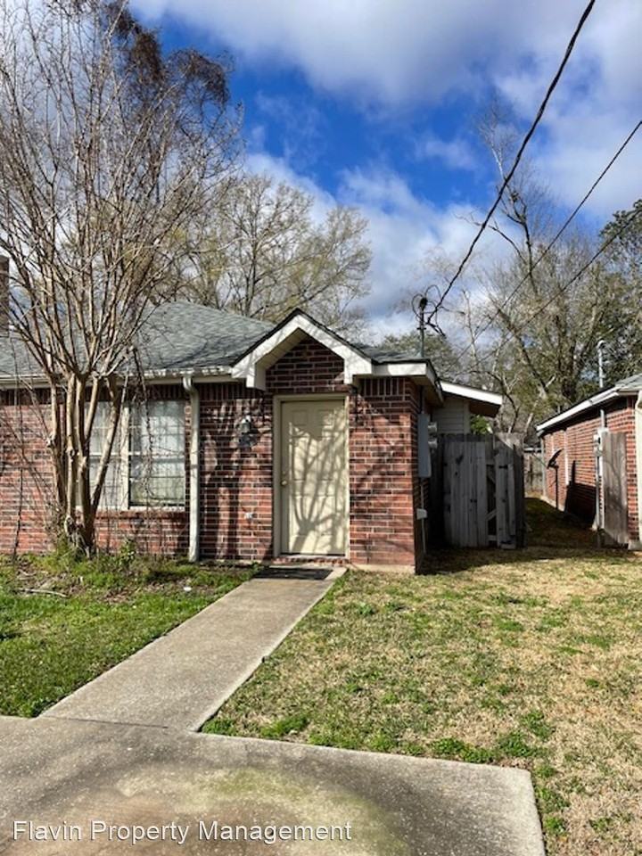 E&F Center Street - Photo 2 of 14