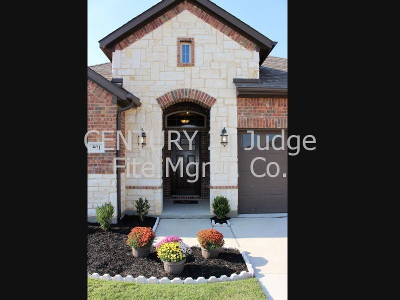 501 Waterwalk Ct - Photo 2 of 16