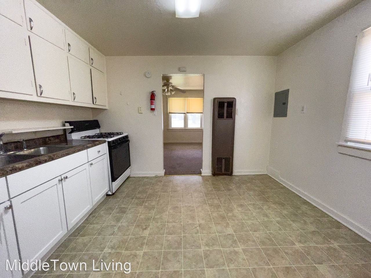 209 S Mulberry St - Photo 3 of 16