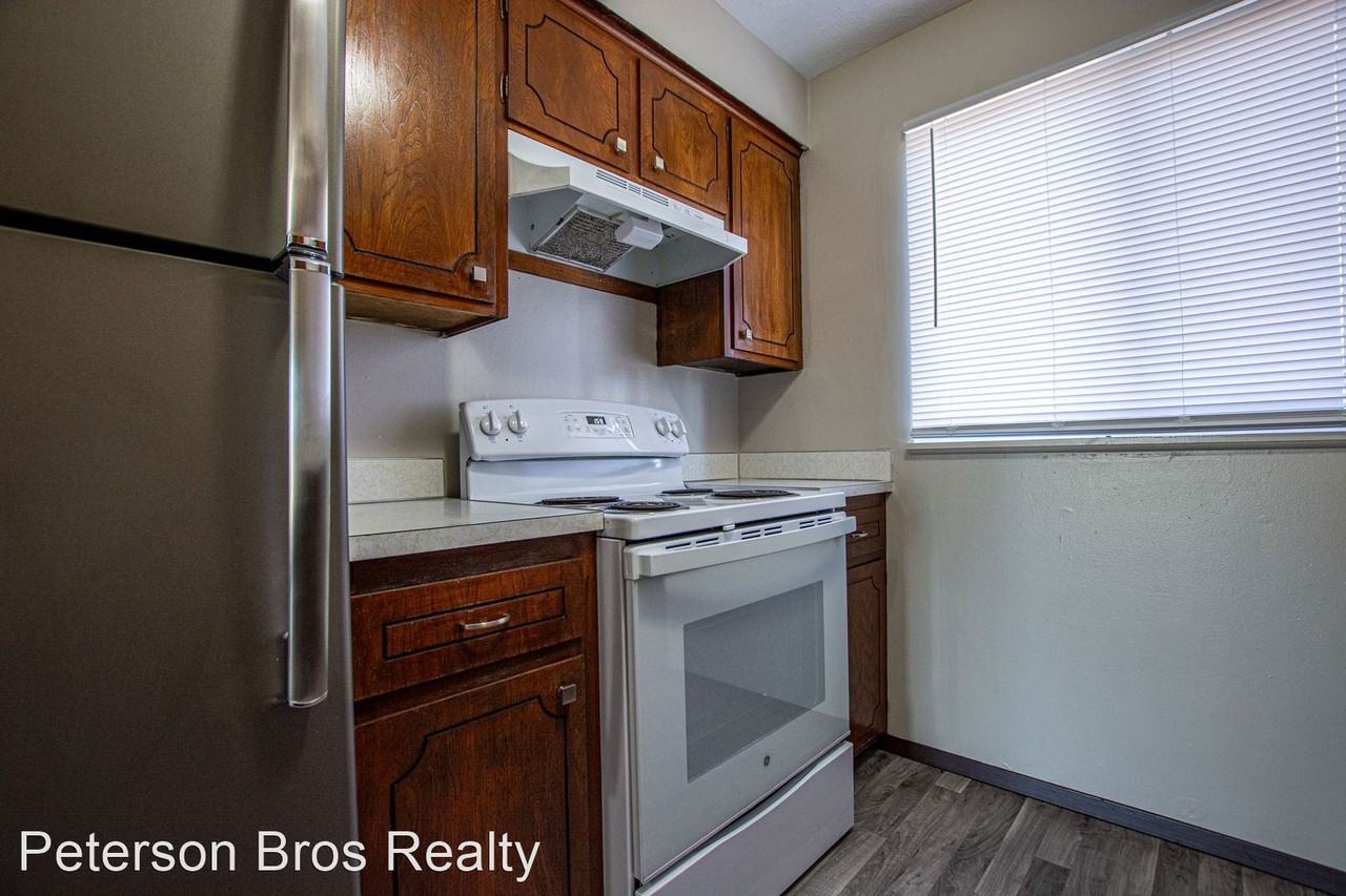 8252-8258 S. 48th St. - Photo 2 of 16