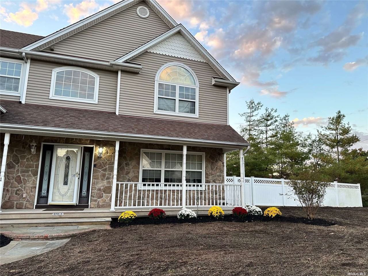 1 Crystal Ct - Photo 2 of 33