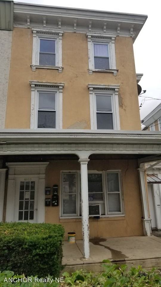 4659 Penn St - Photo 3 of 16