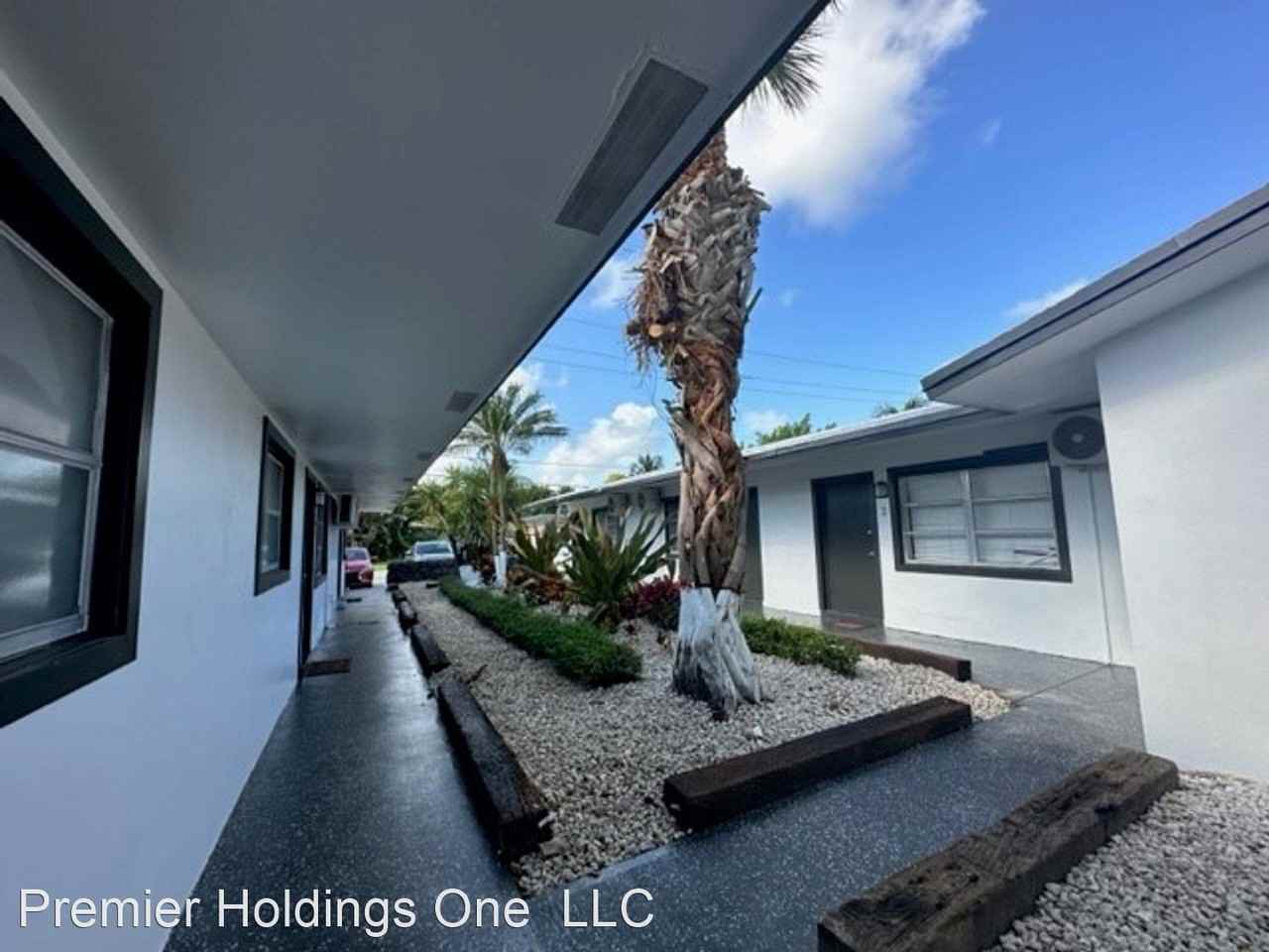 1409-1413 N. Dixie Hwy, 899 & 1041-1045 NE 15th ST - Photo 3 of 6