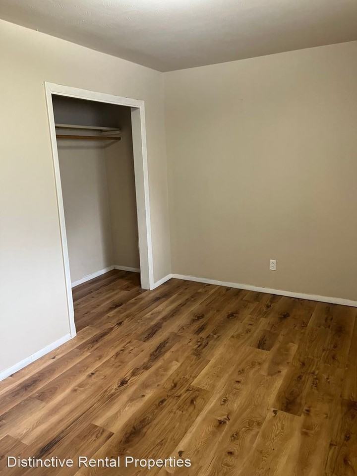 207 N Prairie St - Photo 3 of 7