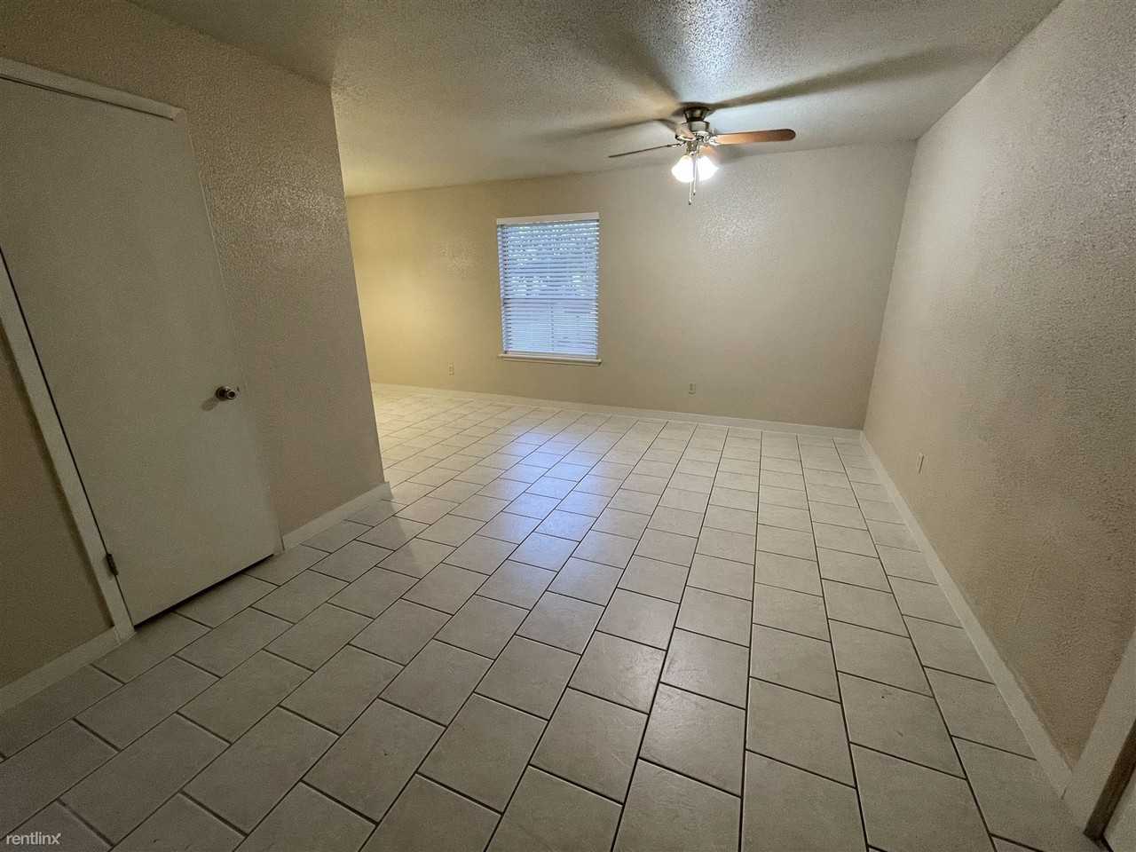 1507 Oakdale Cir - Photo 2 of 9