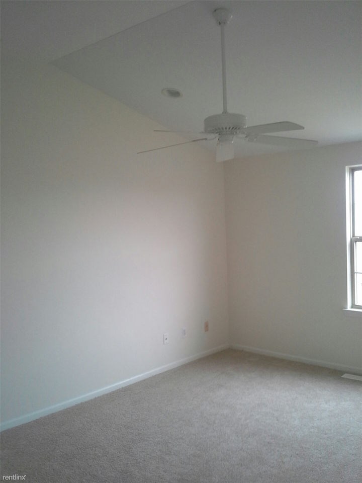 20049 Evergreen Meadows Rd - Photo 2 of 7