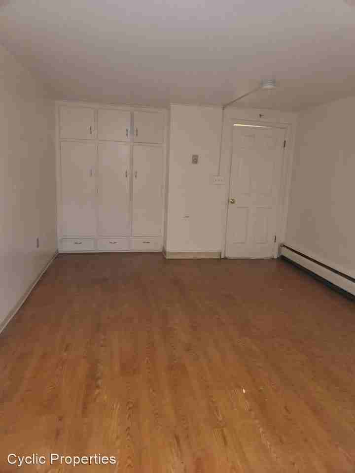 1901 Mary Ann St - Photo 2 of 3