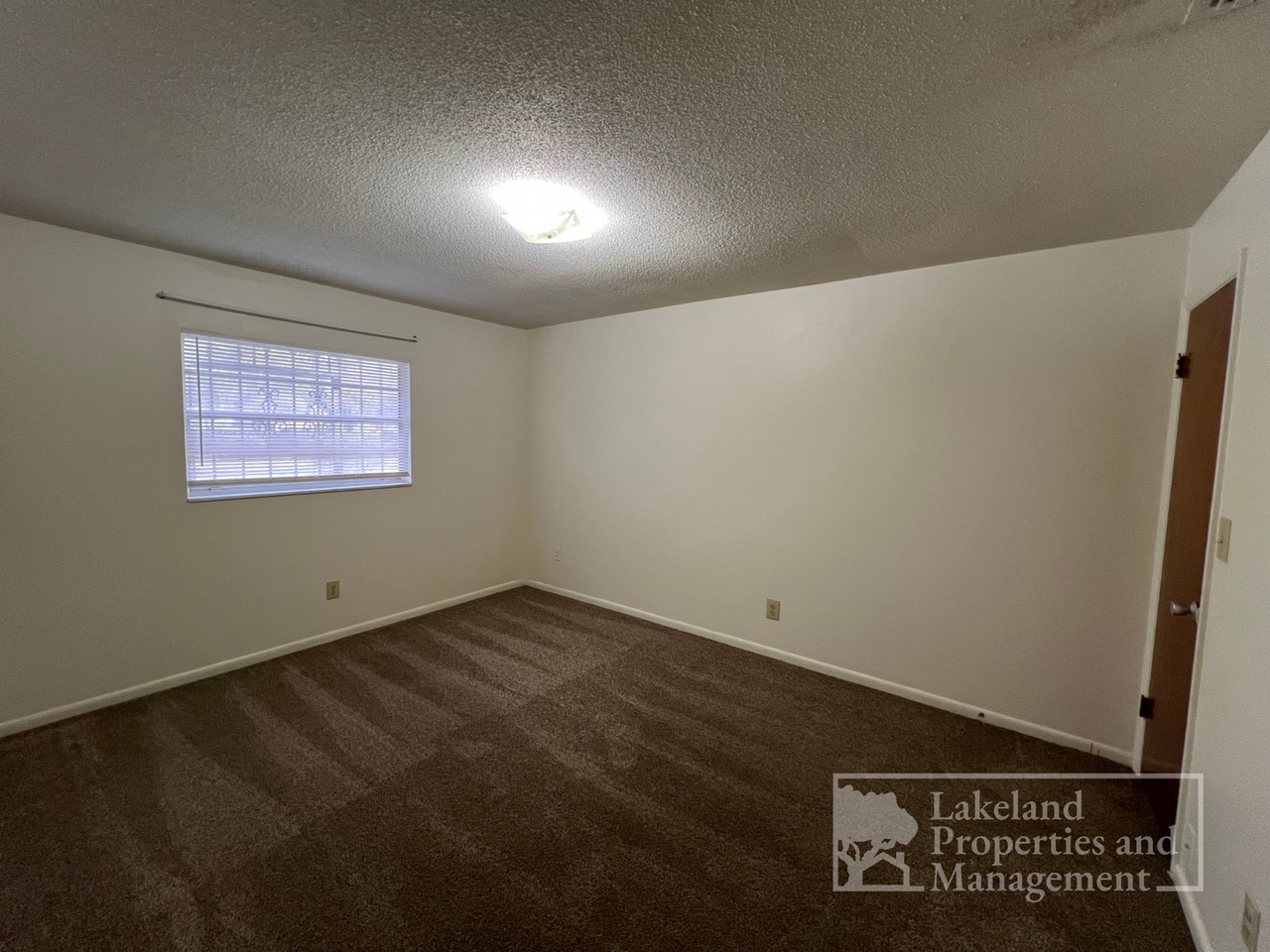 318 - 324 W. Ariana Street - Photo 2 of 14