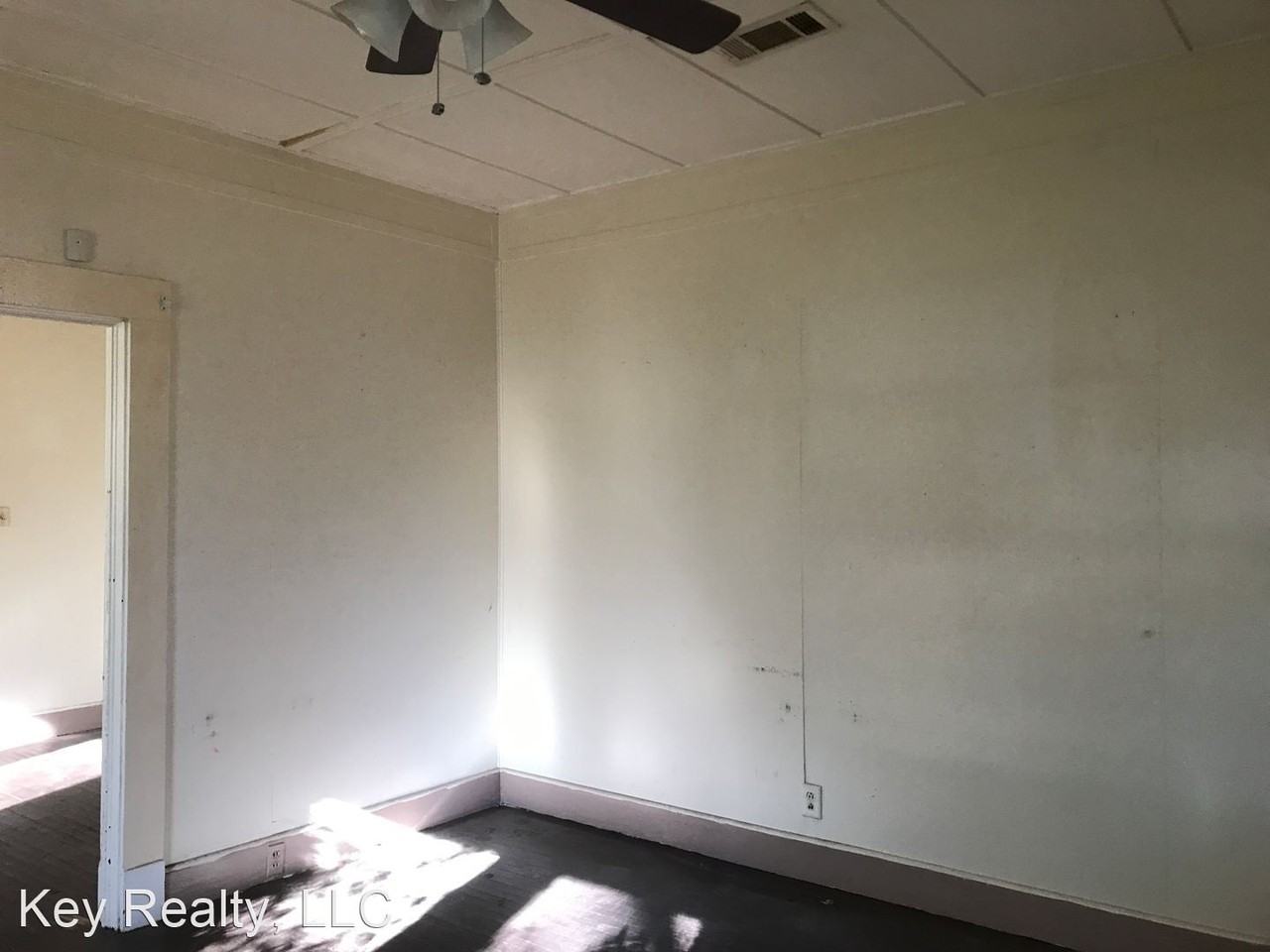 114 Cottage St - Photo 2 of 4