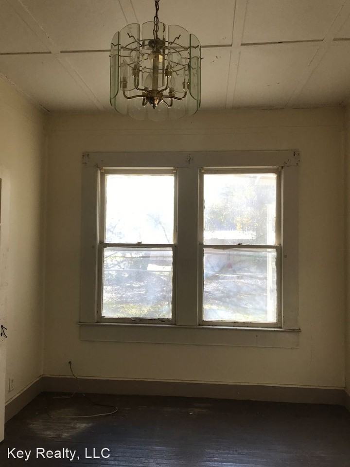 114 Cottage St - Photo 3 of 4