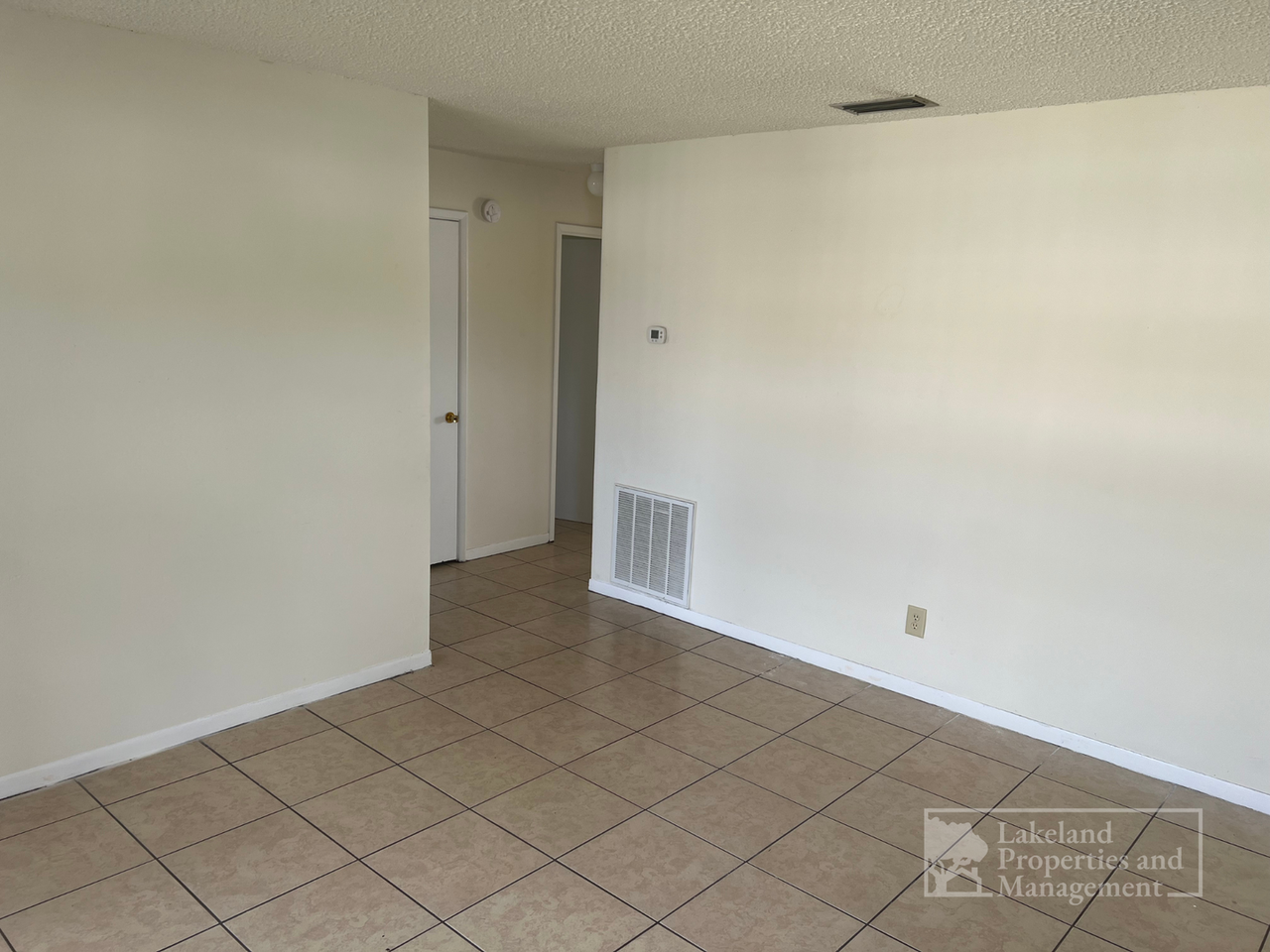 5840 Charlton Drive 5840 - 5842 - Photo 2 of 10