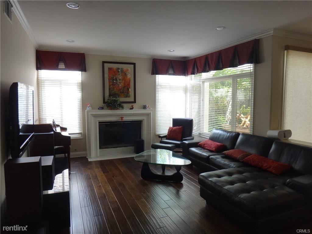 3649 Deauvilla Ct - Photo 2 of 10