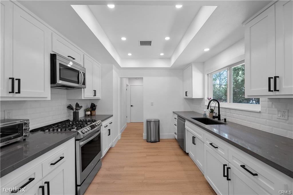 4240 Kingfisher Rd - Photo 3 of 5