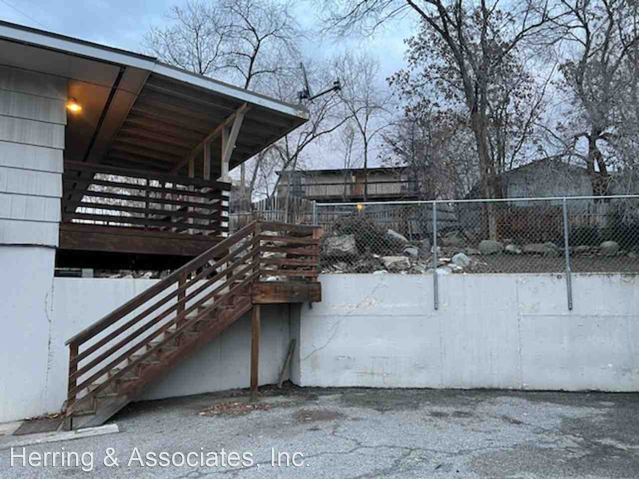 130 11th St NE - Photo 2 of 12