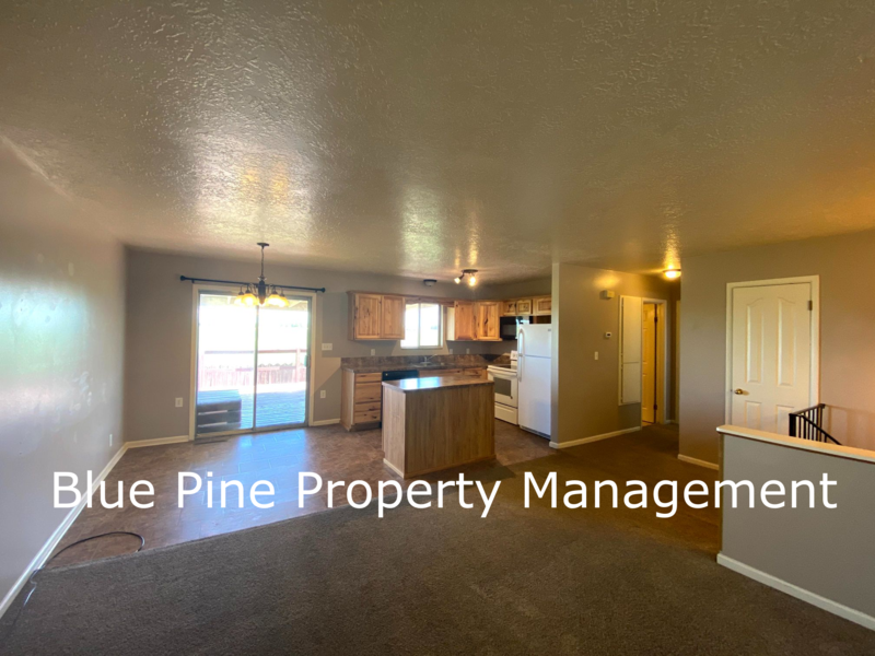 2215 Sykes Dr - Photo 3 of 14