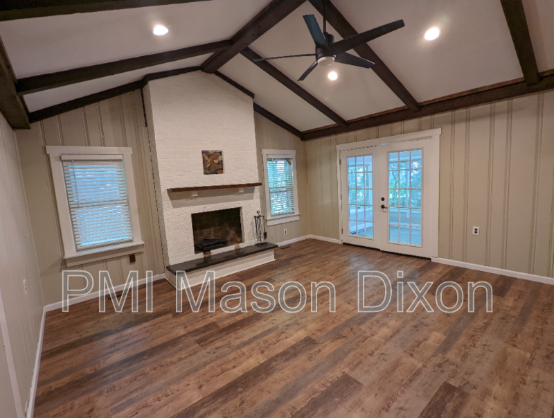 944 Fern Trl - Photo 3 of 24
