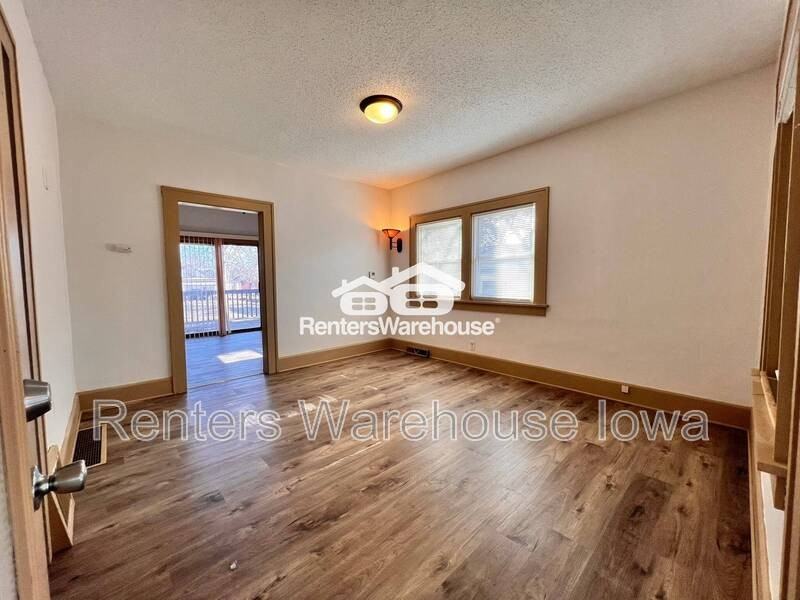 111 E 14th Ct - Photo 3 of 23