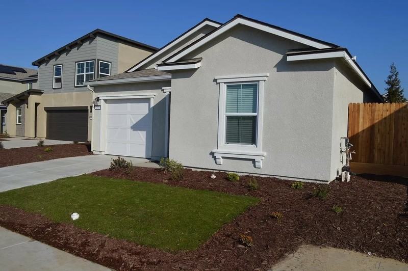 4516 Lindsey Ln - Photo 3 of 46