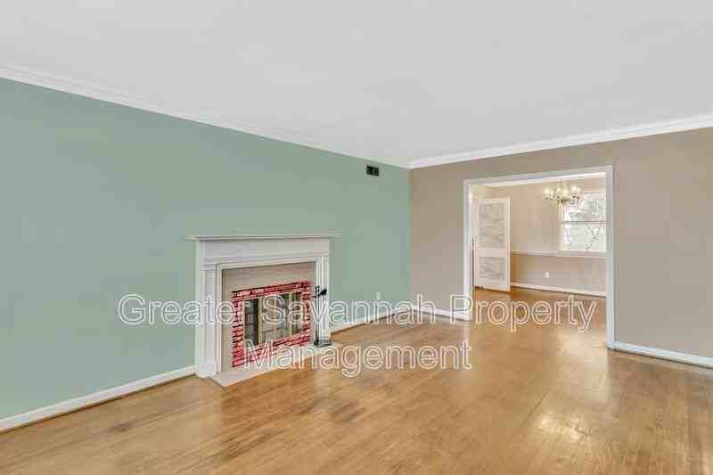 28 E 62nd St - Photo 3 of 23