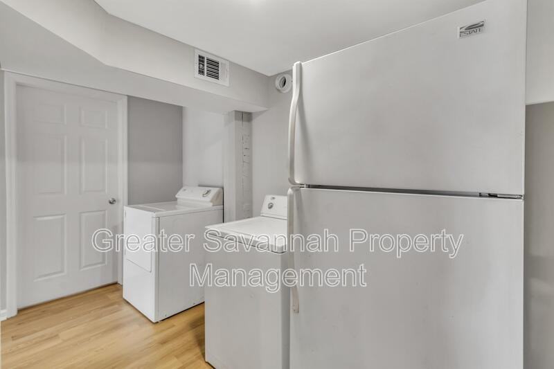 916 East 35Th Street - Photo 4 of 26