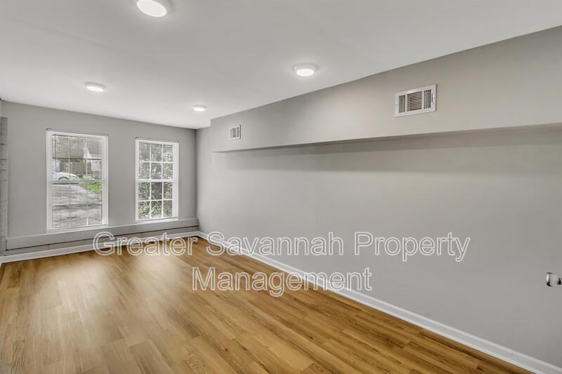 916 East 35Th Street - Photo 5 of 26
