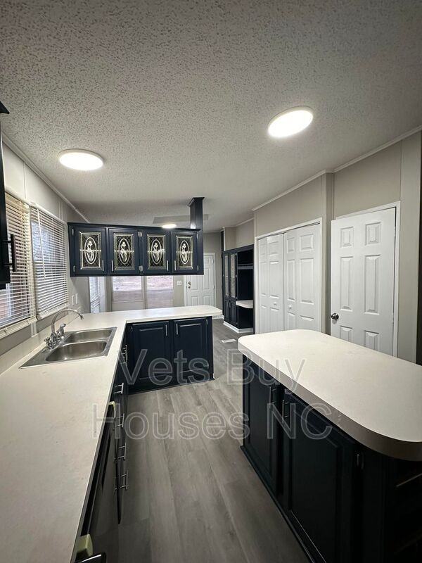 121 Clint Dr - Photo 3 of 11