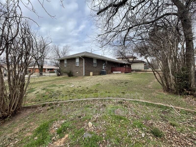 3200 Lyon Blvd - Photo 2 of 19