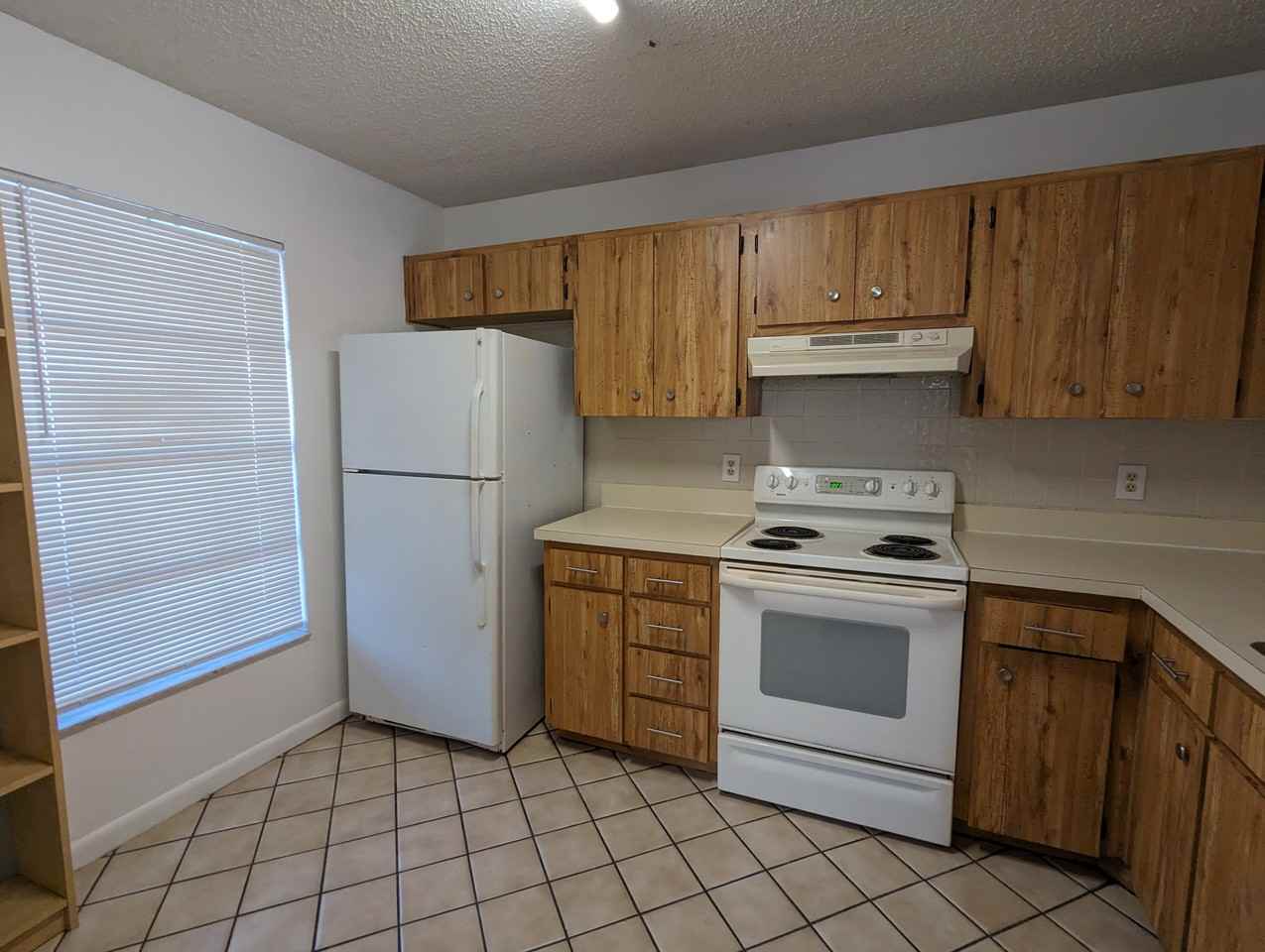 1130 Dover Ct - Photo 2 of 14