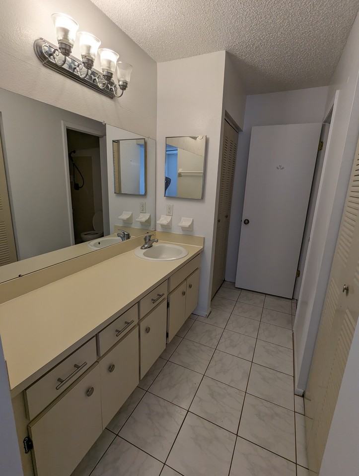 1130 Dover Ct - Photo 7 of 14