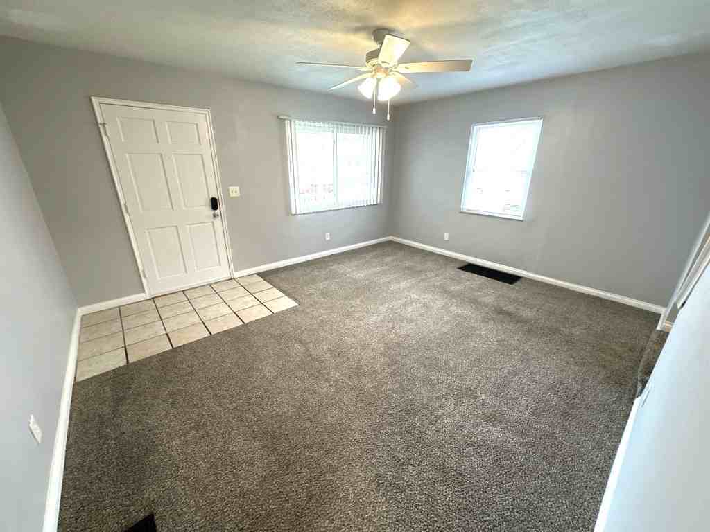 8306 Jackies Dr - Photo 3 of 9