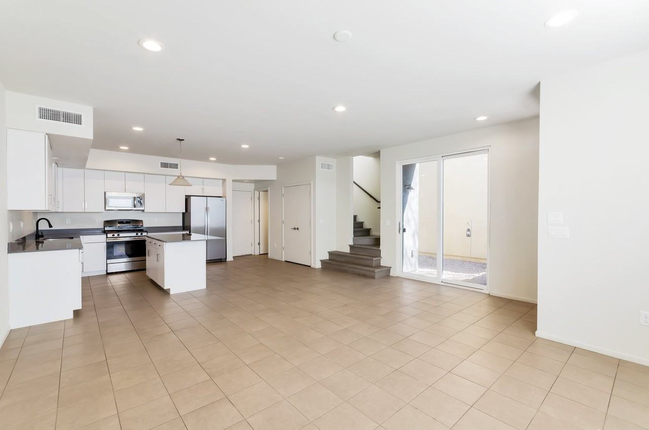 872 E Park Modern Dr - Photo 3 of 15