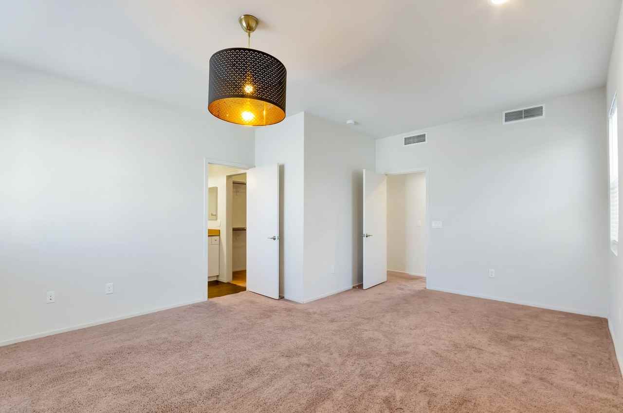 872 E Park Modern Dr - Photo 7 of 15