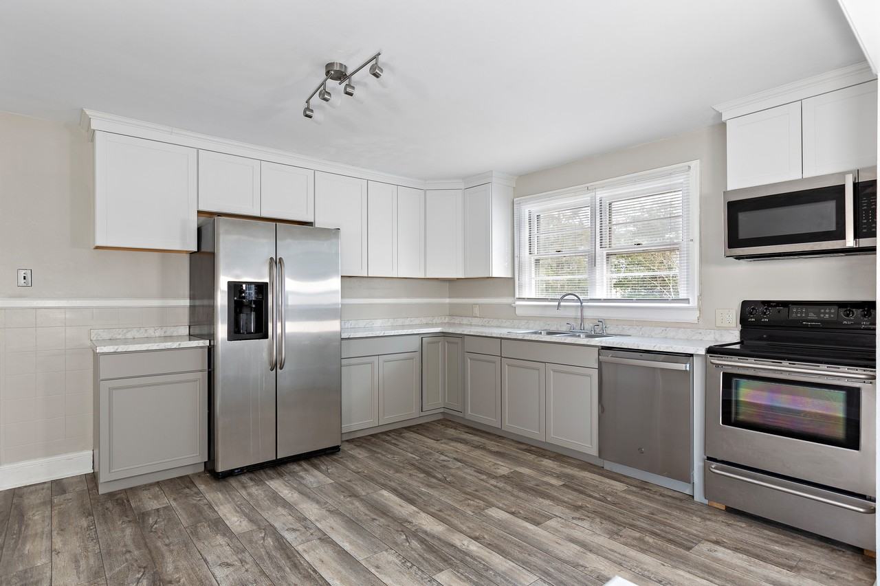 201 Northbrooke Ave - Photo 2 of 9