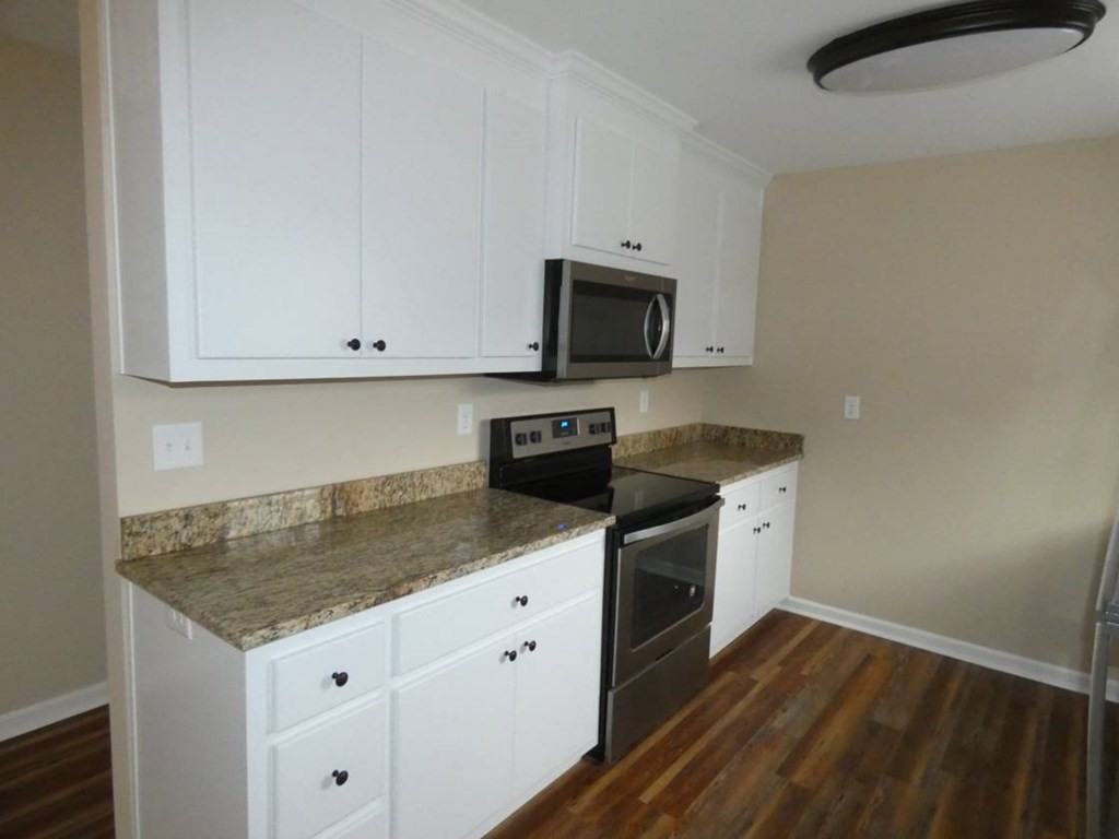 303 Homewood Ave - Photo 3 of 14