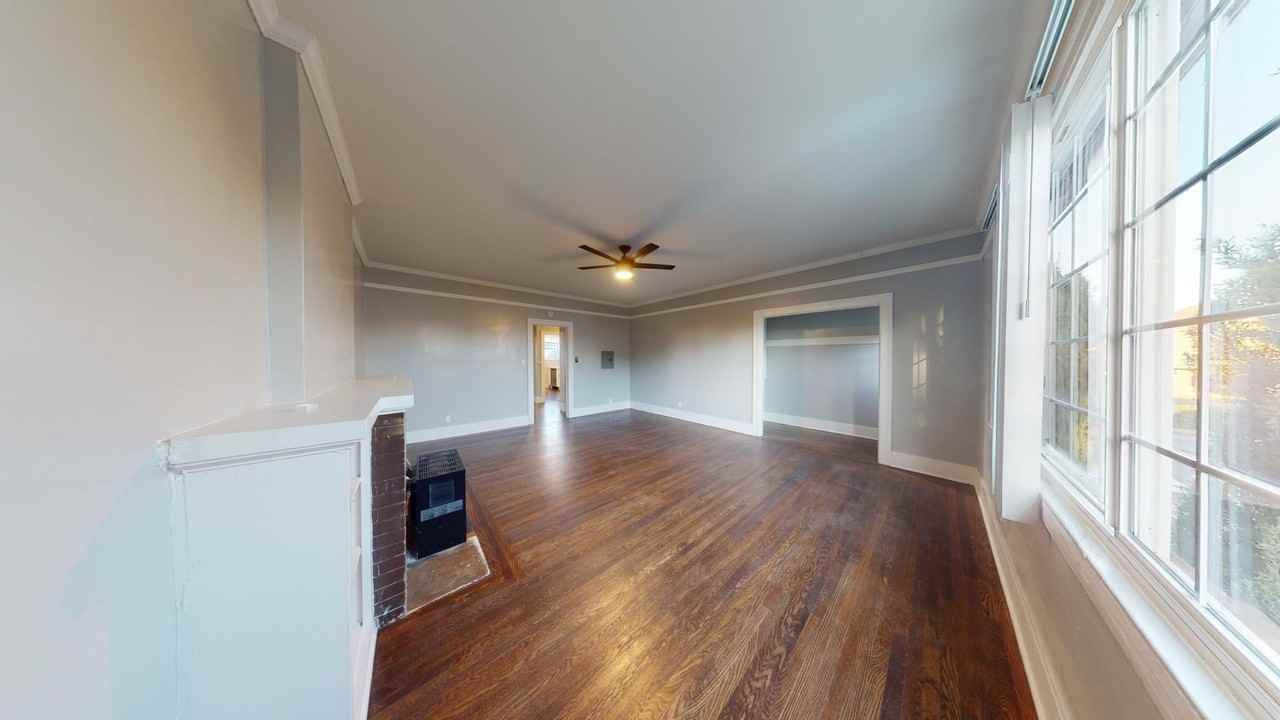 600 51st Street - Photo 2 of 9