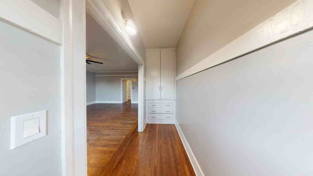 600 51st Street - Photo 3 of 9