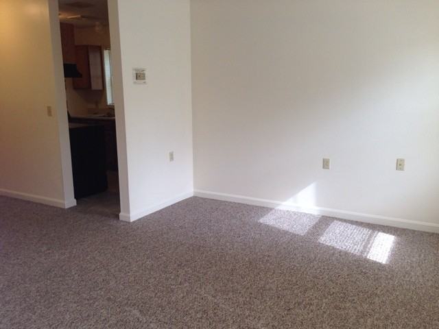 Briston Manor West - Photo 3 of 16