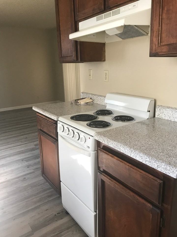 801-Monterey Apartments - Photo 3 of 5