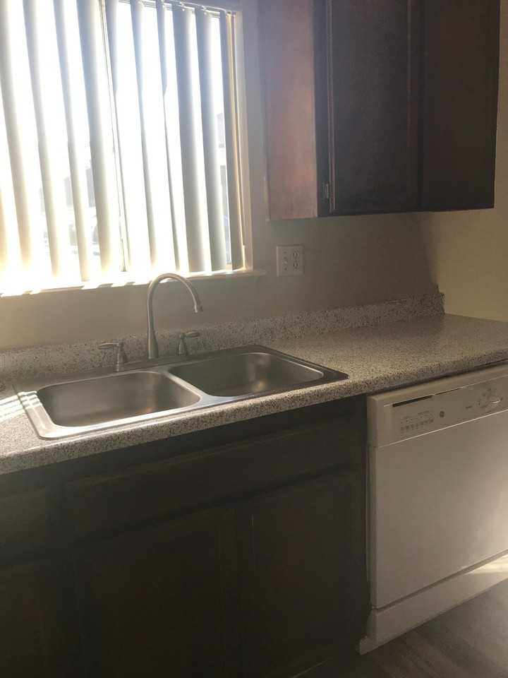 801-Monterey Apartments - Photo 4 of 5