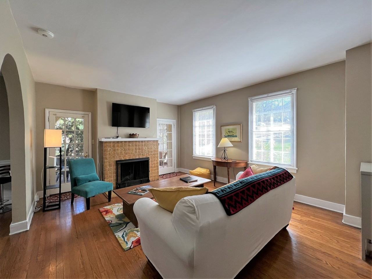 4039 Kingston Pike - Photo 2 of 47